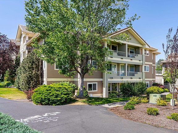 4th image of 639 N Riverpoint Blvd APT J305