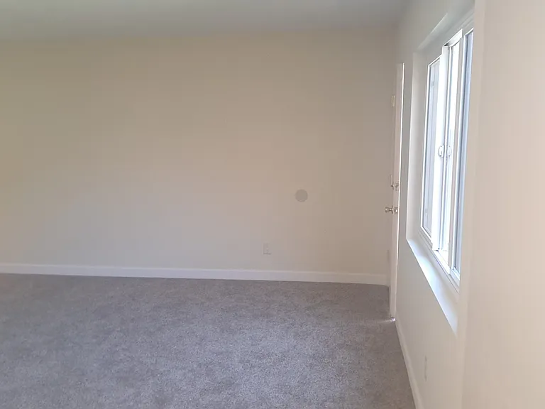 111 E Hammel St — Photo 16