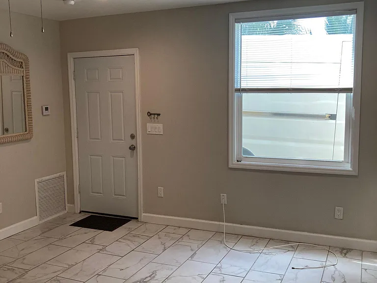 4948 SE Isabelita Ave #4 — Photo 9