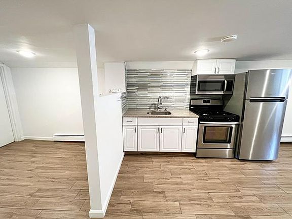5th image of 417.5 Baldwin Ave