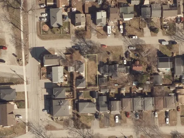 4 Grandview Dr, Saint Catharines, ON L2M 1A8