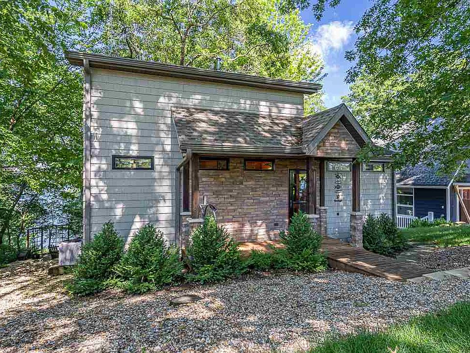 1st image of 8070 Oak Run Dr