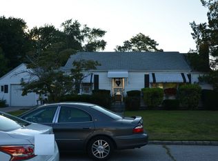 151 Kiwanee Rd, Warwick, RI 02888