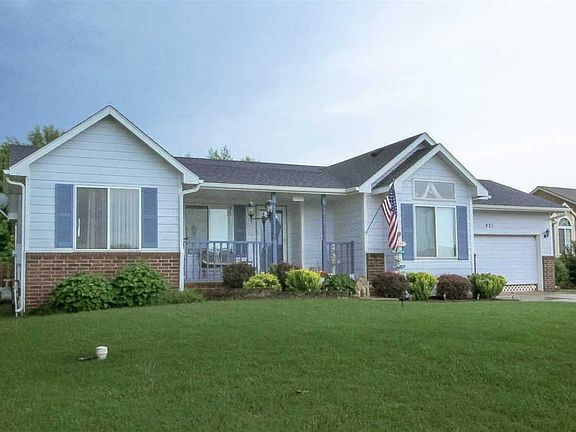 4th image of 521 E Parkwood Dr