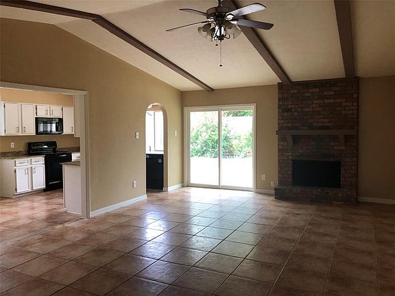 2nd image of 1006 Candlewood Dr