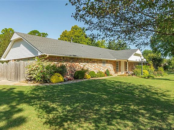 5th image of 2109 Oakhollow Dr