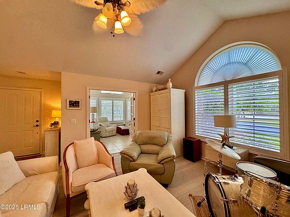 4th image of 455 Abbey Glen Way