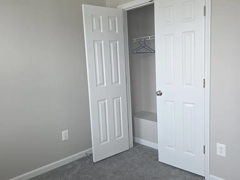 245 Crofton Ct — Photo 11