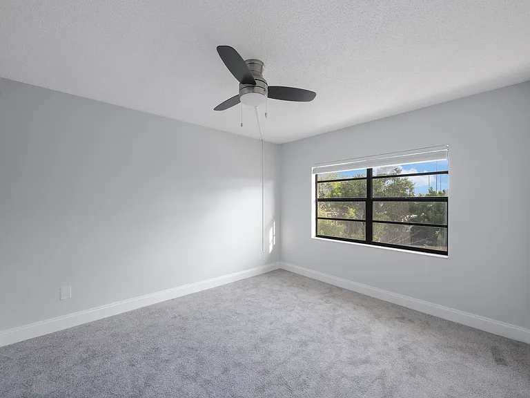 200 Westwood Ter N #122 — Photo 15