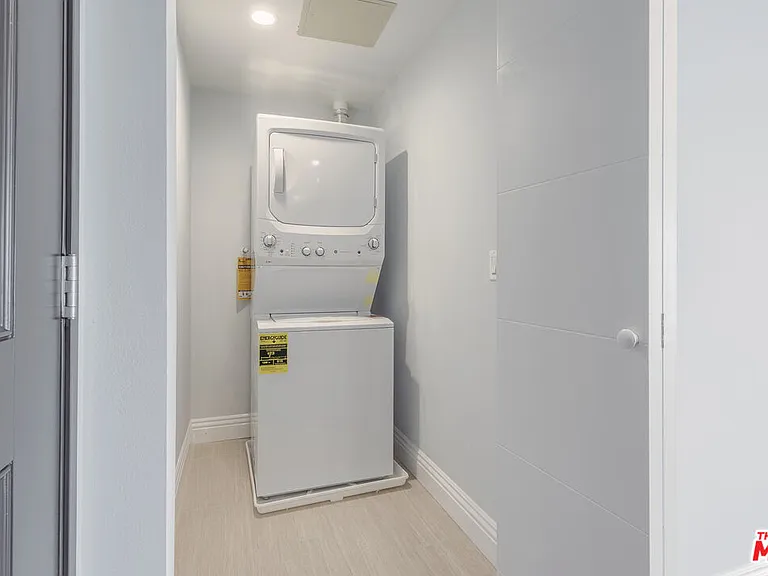 2939 W Leeward Ave #401 — Photo 12