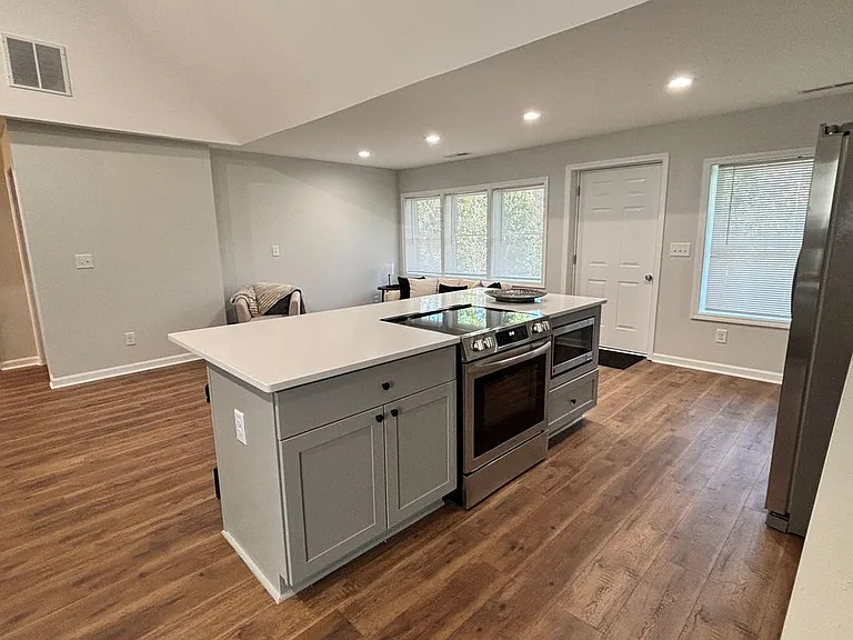 1739 Carter Cir — Photo 4