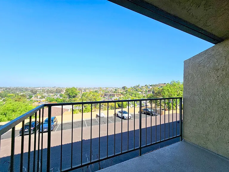 Newport Gardens Apartments — Photo 22