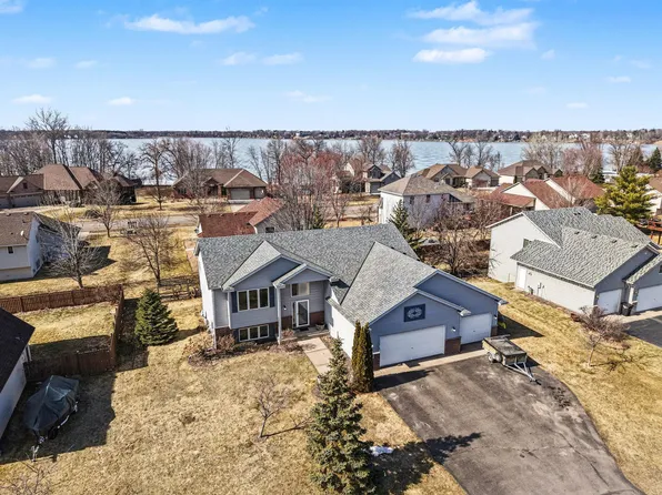 29602 Shoreview Cir, Lindstrom, MN 55045