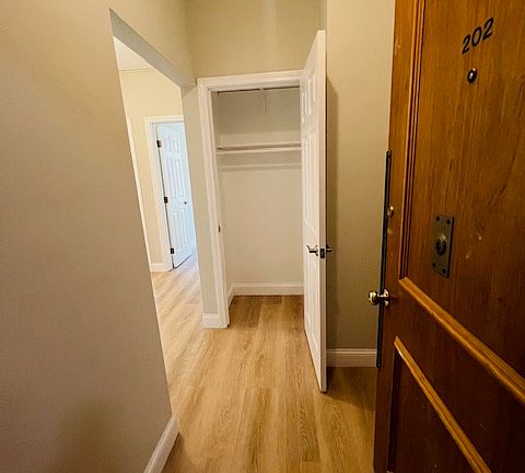 4th image of 111 Norway St #202B