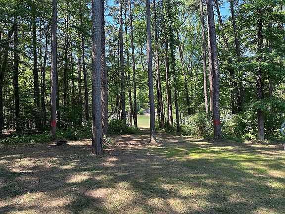 4th image of 96 Seven Oaks Dr