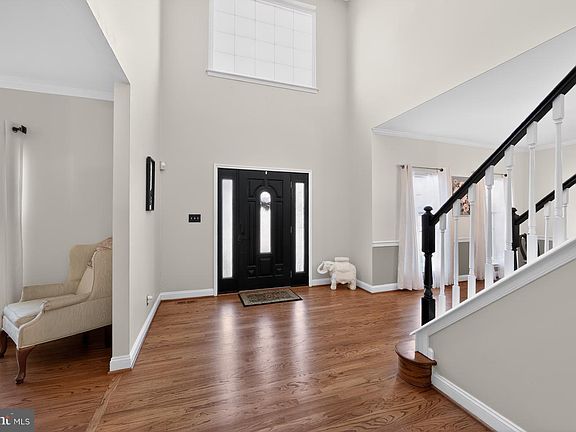 3rd image of 11 Bradley Dr