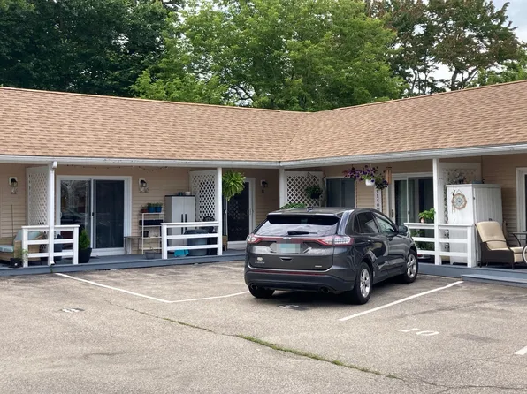 454 Winnacunnet Rd APT 8, Hampton, NH 03842