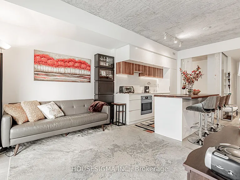 185 Roehampton Ave #1201 — Photo 10