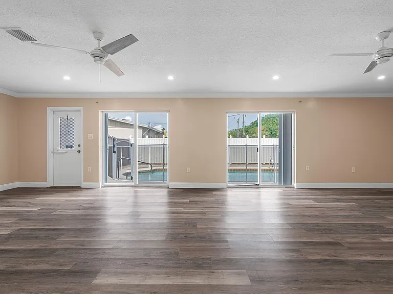 3201 Alice Dr — Photo 17