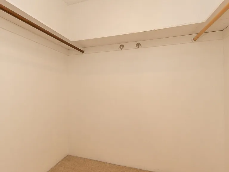 10620 Seaham Cres — Photo 28