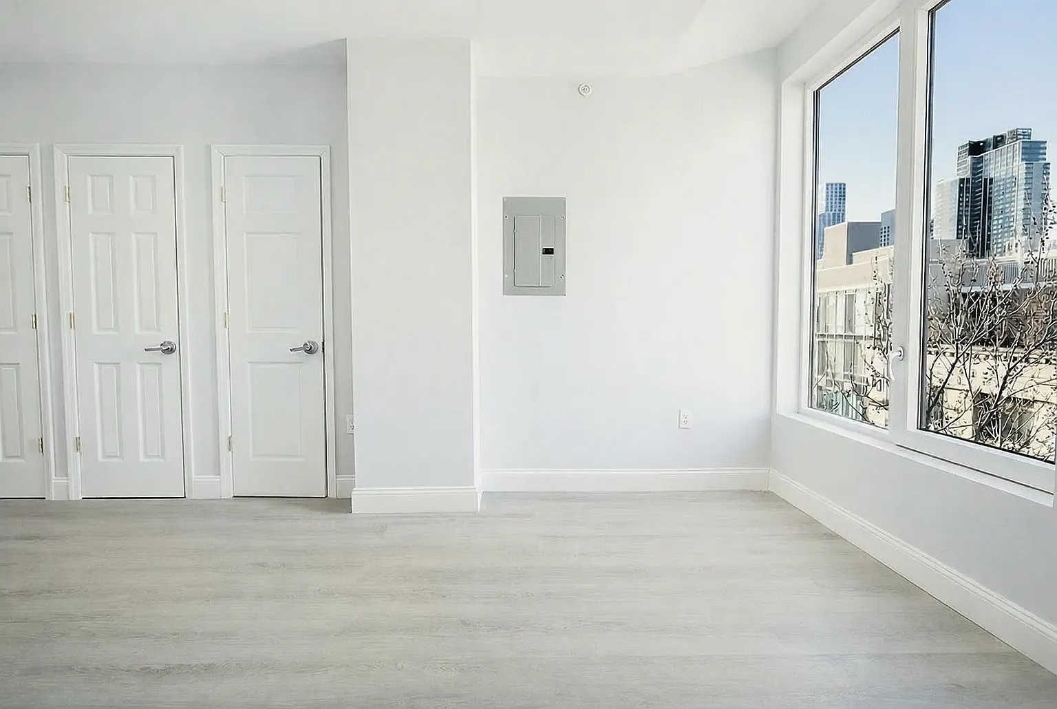142 Huron Street — Photo 4