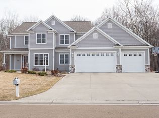 N8962 Sugar Maple Way, MENASHA, WI 54952