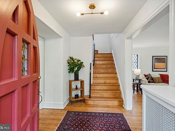 5th image of 3432 Warden Dr