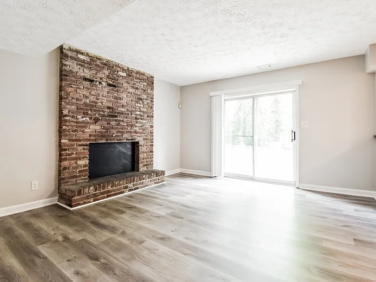 2725 Westford Ct — Photo 4