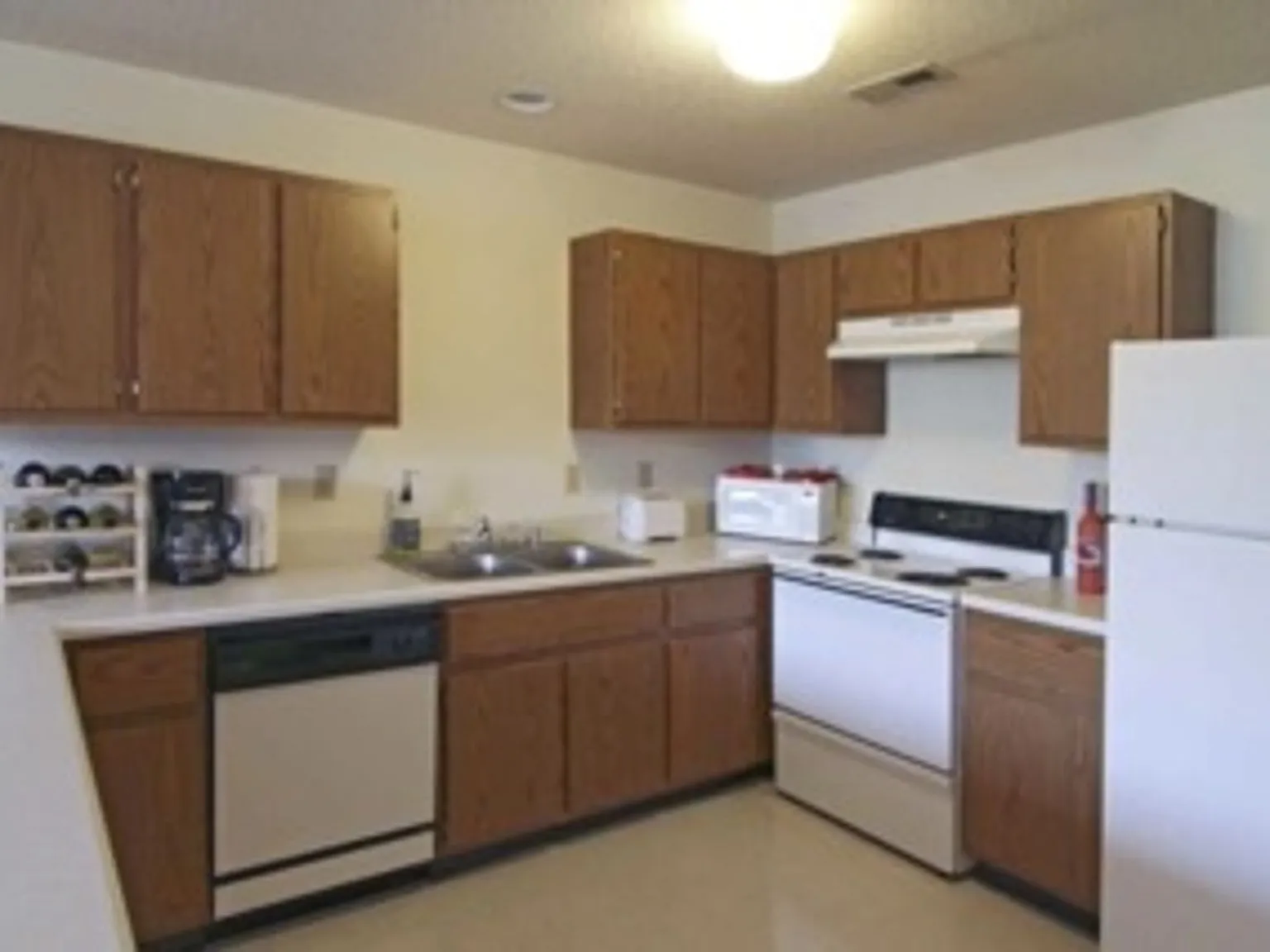 Brewers Point Apartments — Photo 2