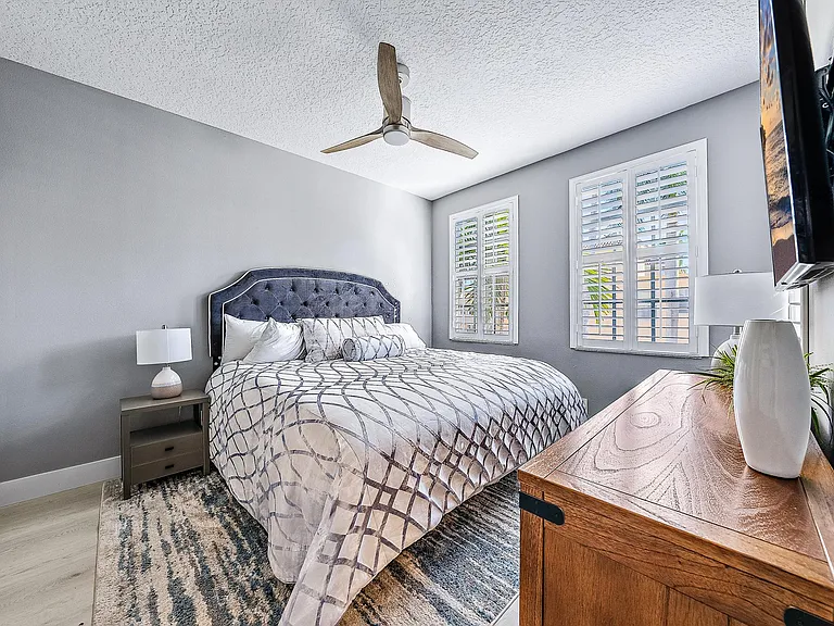 Resort Ln — Photo 17