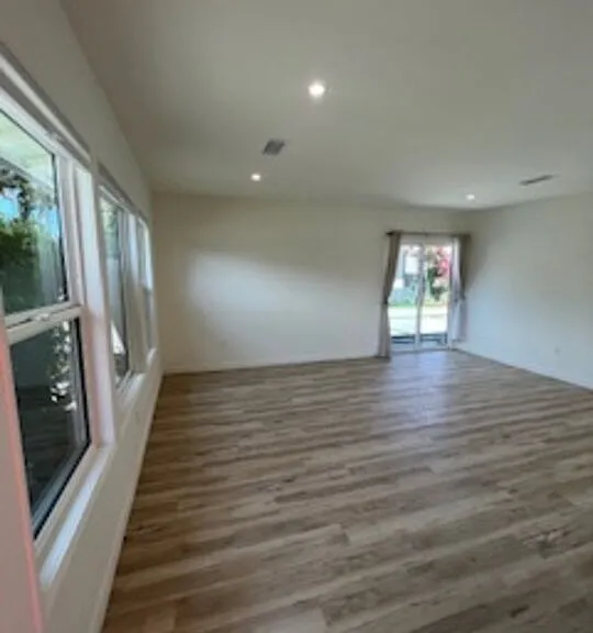 9946 Farragut Dr — Photo 4