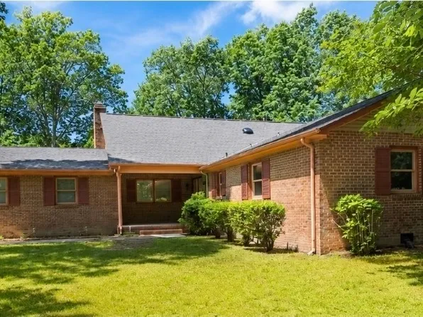 2832 Brierwood Rd, Petersburg, VA 23805