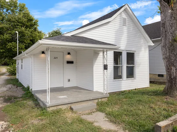 225 S East St, Harrodsburg, KY 40330