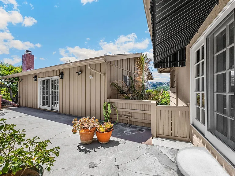 1071 E Avocado Crest Rd — Photo 11