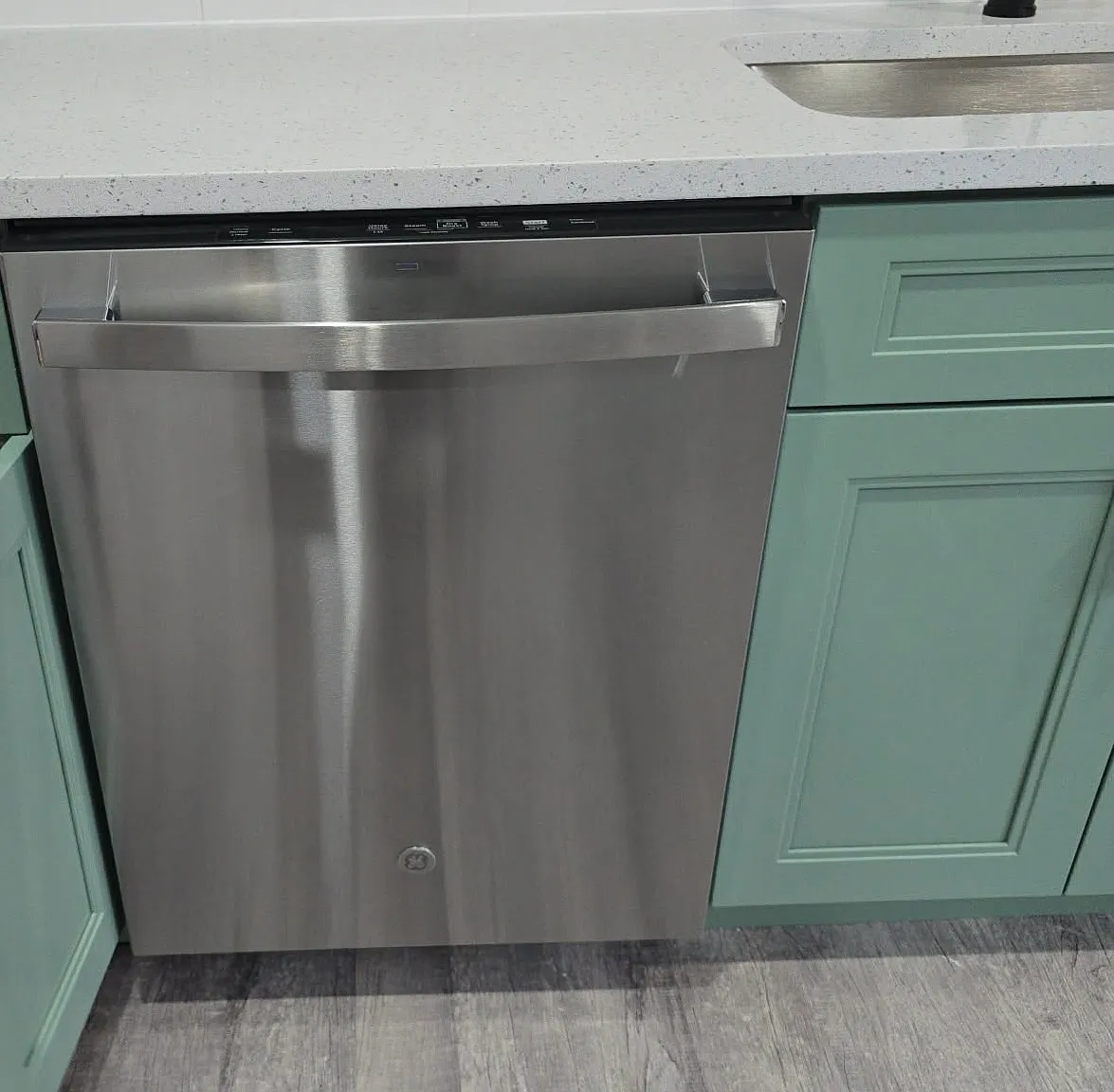3 bed, $2,000 — Photo 3