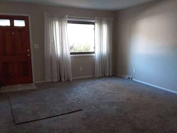 3rd image of 200 Courtland Blvd