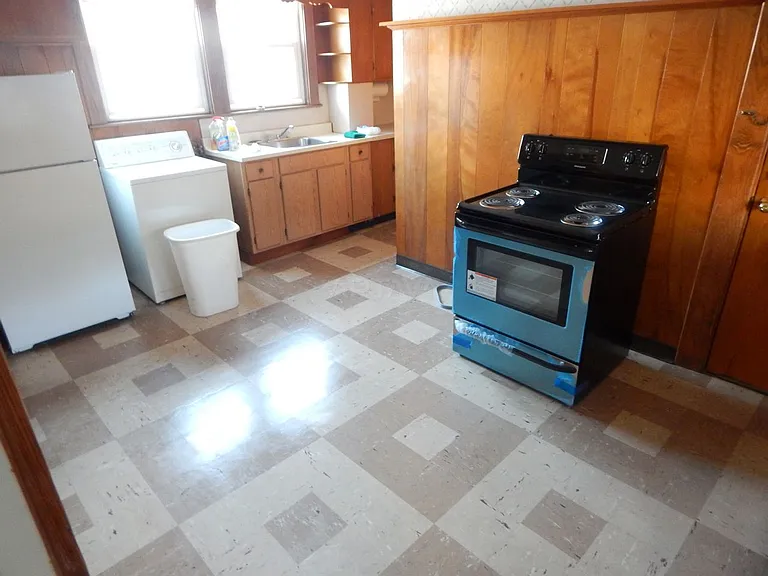 72 College Ave #2 — Photo 16
