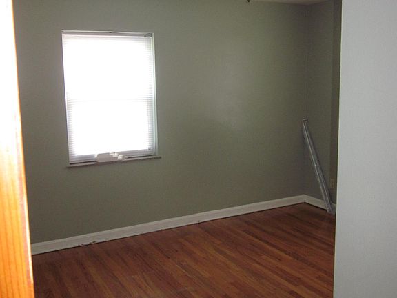 4th image of 21 Rose Ave #2
