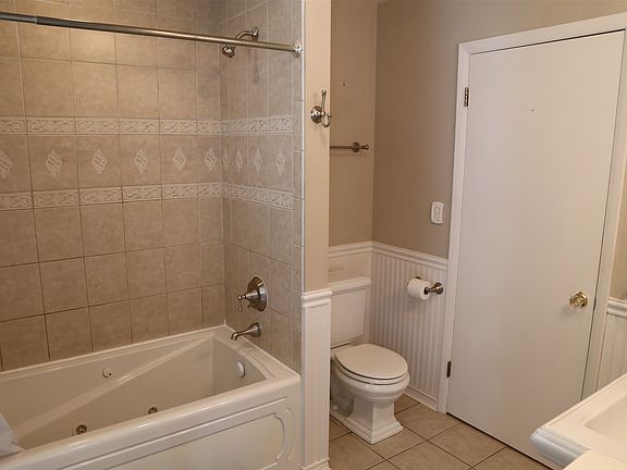 4th image of W168N9307 Grand Ave
