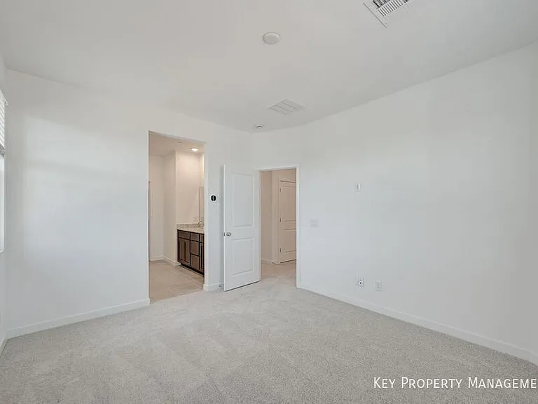 239 Freeport View Pl — Photo 8