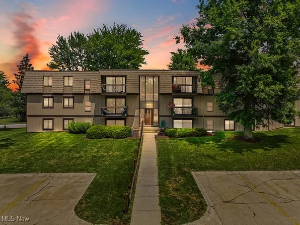 9521 Sunrise Blvd, North Royalton, OH 44133