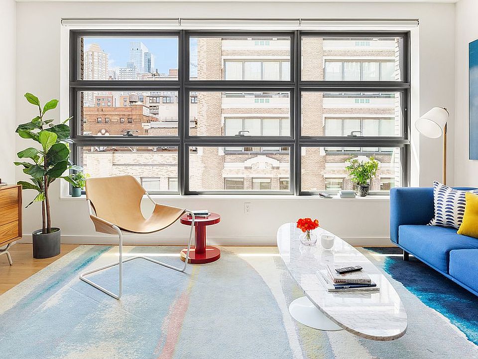 1st image of 547 W 47th St Room 610