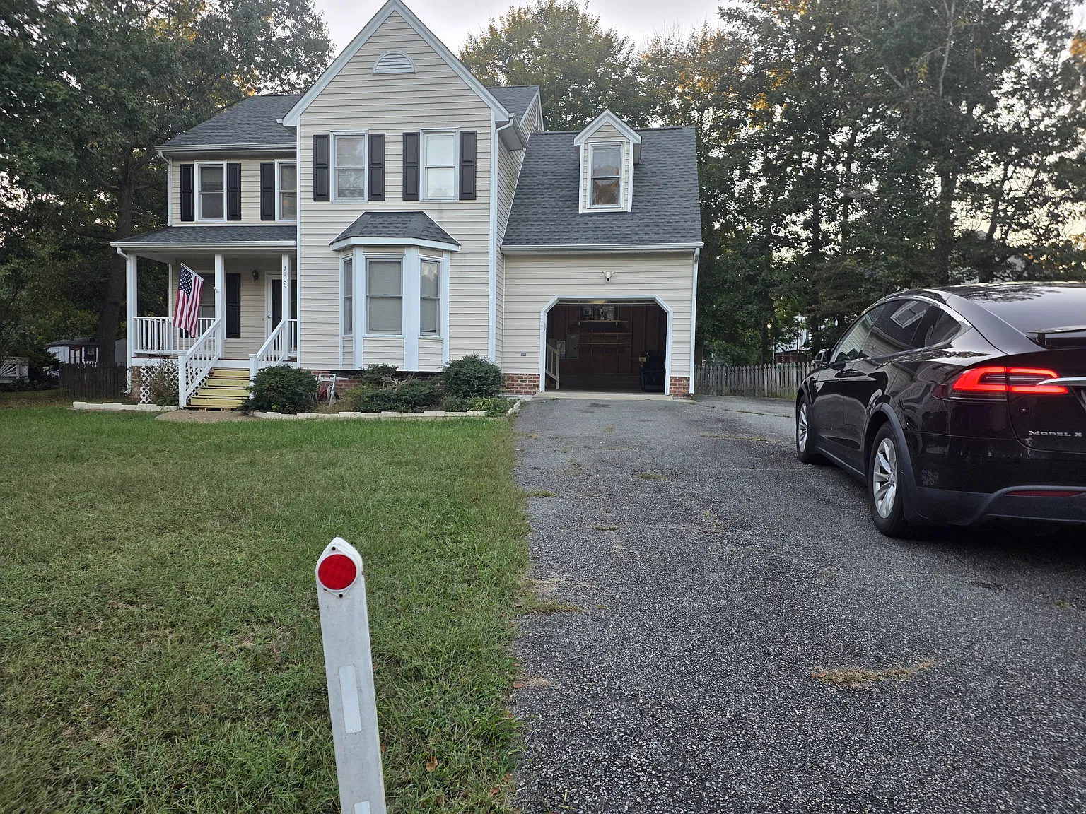 4 bed, 2.5 bath, 2170 sqft, $2,400 — Photo 2