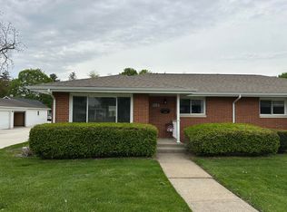 1329 Oak St #C2, Niles, MI 49120