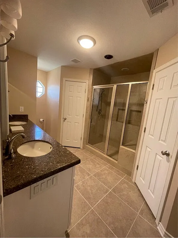 3 bed, 2.0 bath, 2082 sqft, $2,200 — Photo 4