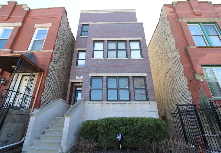 2425 W Arthington St #1 — Photo 1