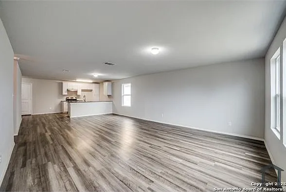 10226 Robbins Blf — Photo 7