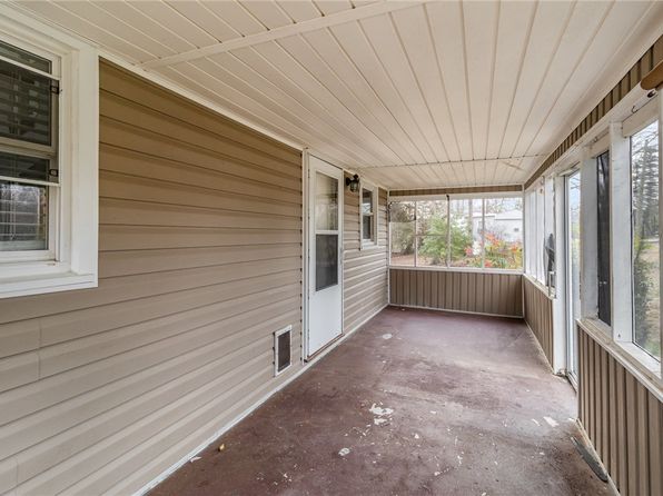 1203 Andersonville Rd, Townville, SC 29689