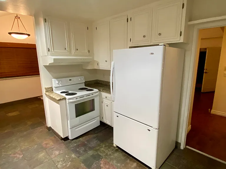15316 Montpellier Ave — Photo 10