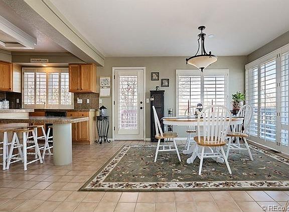 Kitchen nook/island and dining area